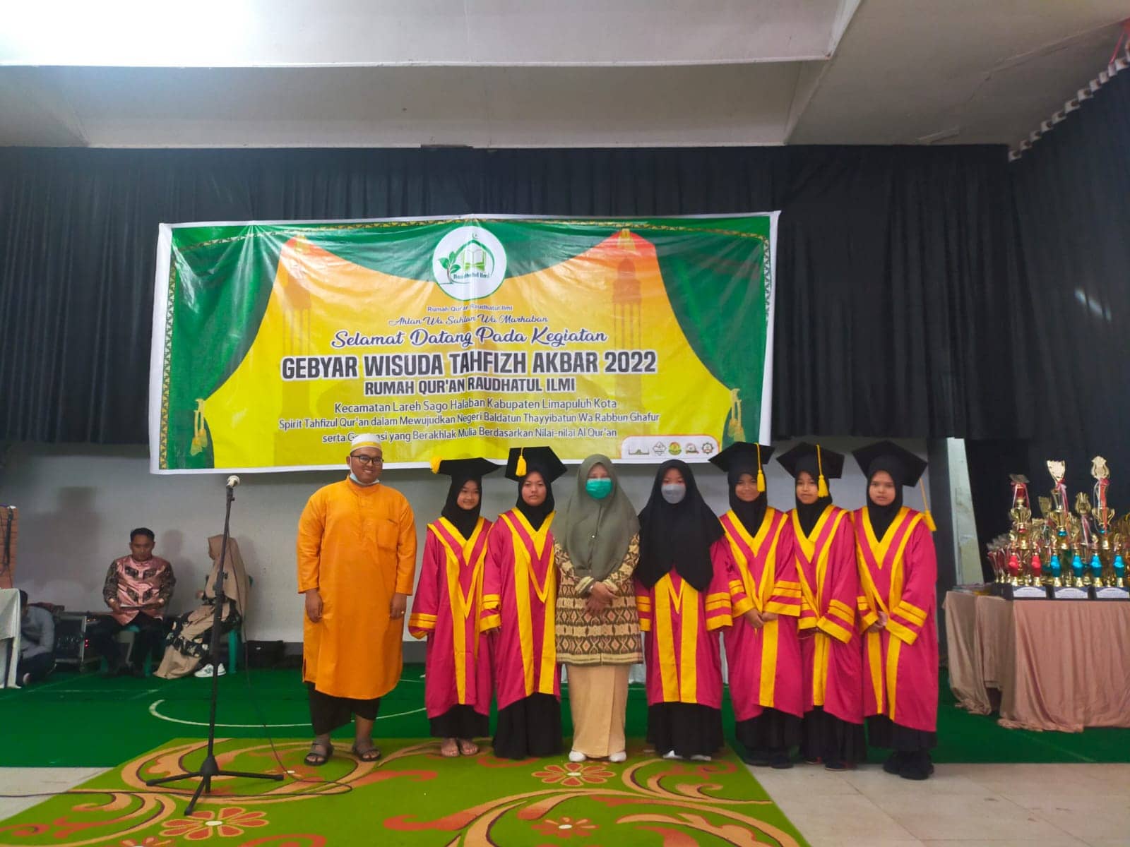 Wisuda Tahfidz Qur’an di Limapuluh Kota, Nevi Zuairina Sampaikan Generasi Penghafal Menyelamatkan Negara Dari Musibah