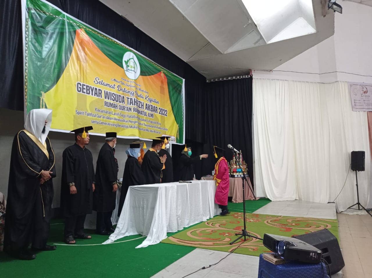 Wisuda Tahfidz Qur’an di Limapuluh Kota, Nevi Zuairina Sampaikan Generasi Penghafal Menyelamatkan Negara Dari Musibah
