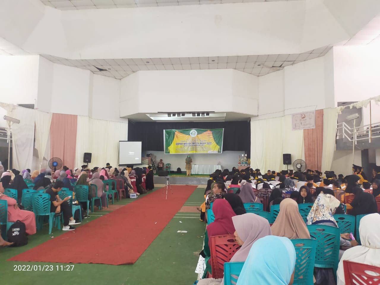 Wisuda Tahfidz Qur’an di Limapuluh Kota, Nevi Zuairina Sampaikan Generasi Penghafal Menyelamatkan Negara Dari Musibah
