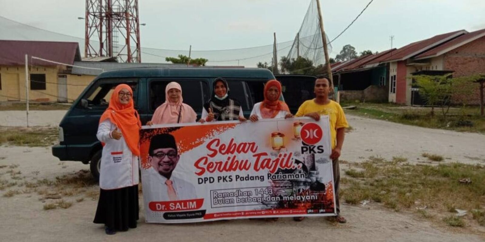 Mengawali Sebar Ribuan Makanan Berbuka di Dapil, Nevi Zuairina Membagikan di Beberapa Kabupaten Kota Sumatera Barat