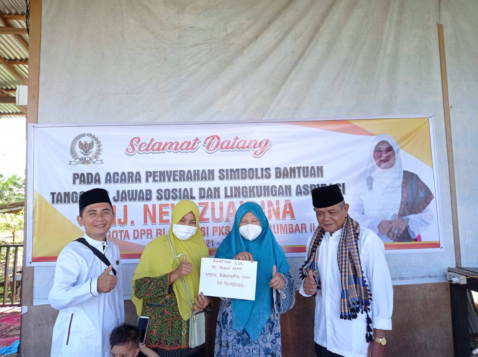 Nevi Zuairina Serah Terima TJSL Bantuan dari Bukit Asam dan Angkasa Pura