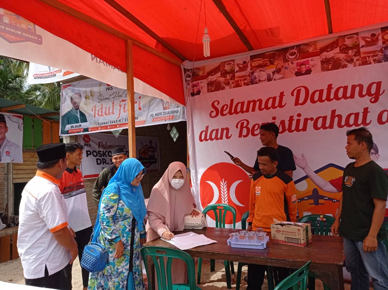 Di Kabupaten Pasaman, Hj. Nevi Zuairina Kunjungi Posko Mudik PKS