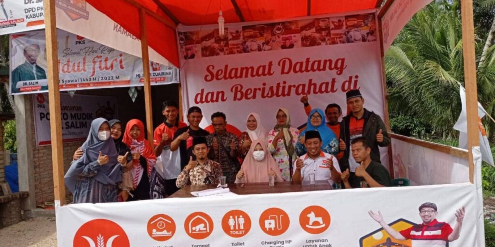 Di Kabupaten Pasaman, Hj. Nevi Zuairina Kunjungi Posko Mudik PKS