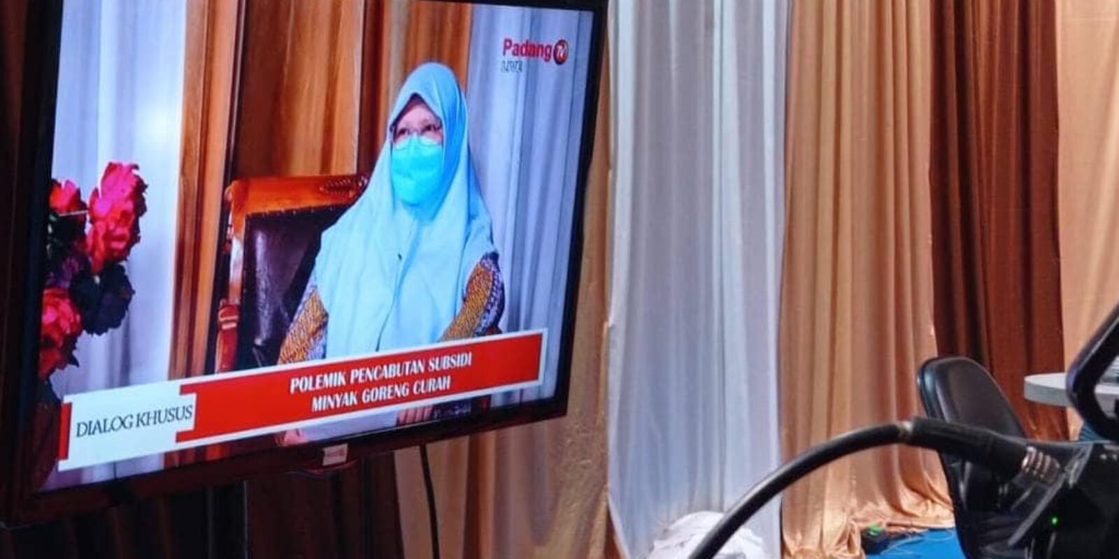 Dialog Dengan Padang TV, Nevi Zuairina Sampaikan Polemik Pencabutan Subsidi Minyak Goreng