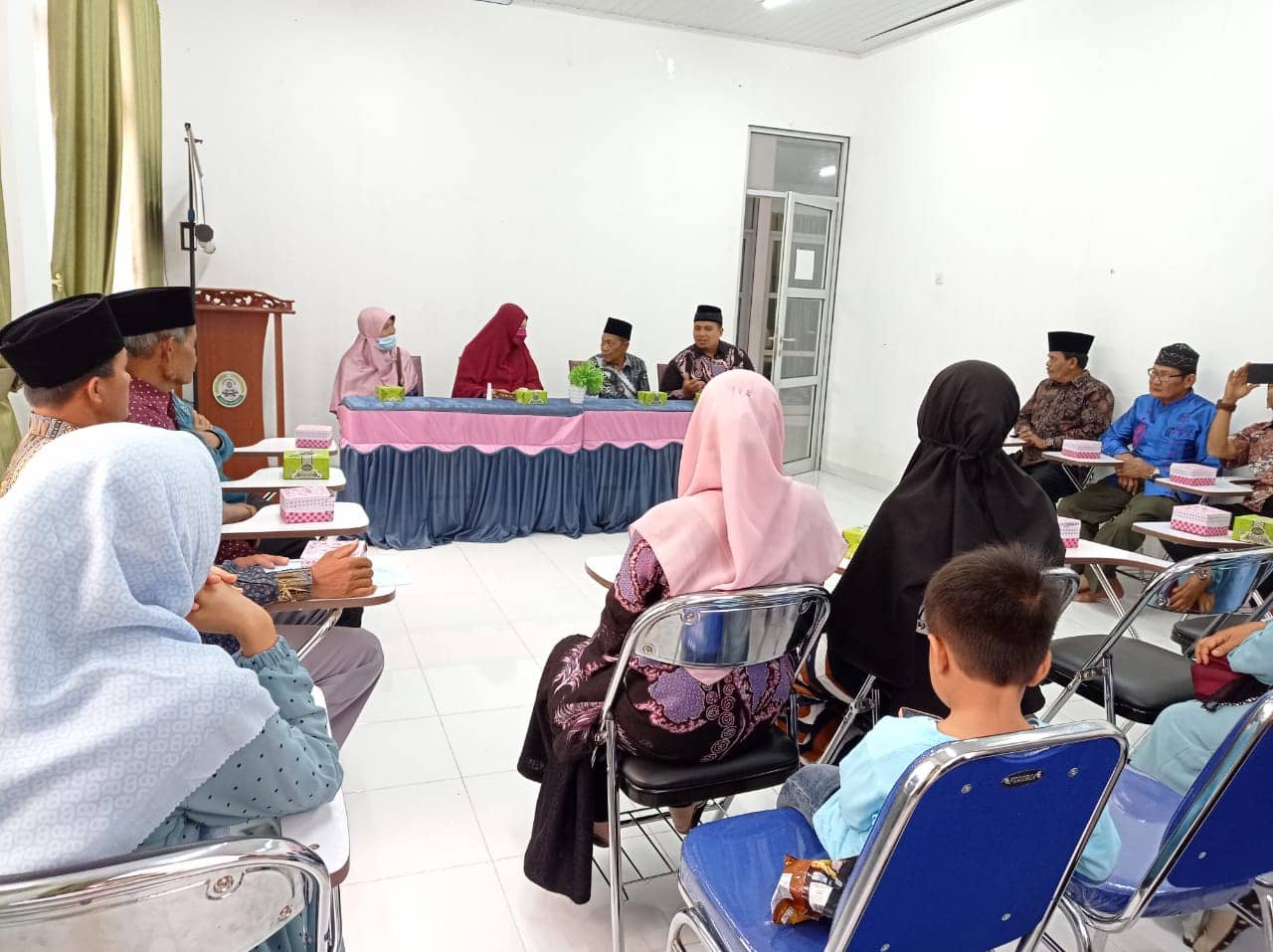Kunjungi Daerah Pemilihan, Nevi Zuairina Bertemu Pegiat Penghafal Qur’an, Kelompok Tani dan Pelaku UMKM