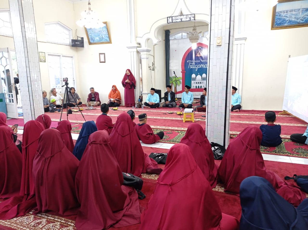 Kunjungi Daerah Pemilihan, Nevi Zuairina Bertemu Pegiat Penghafal Qur’an, Kelompok Tani dan Pelaku UMKM