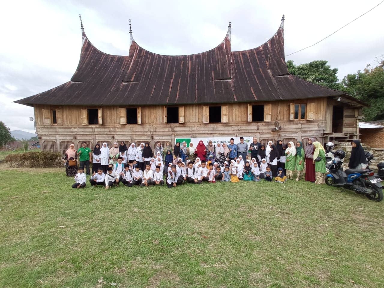 Kunjungi Daerah Pemilihan, Nevi Zuairina Bertemu Pegiat Penghafal Qur’an, Kelompok Tani dan Pelaku UMKM