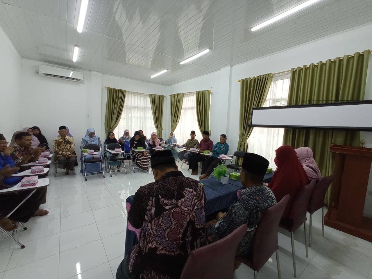 Kunjungi Daerah Pemilihan, Nevi Zuairina Bertemu Pegiat Penghafal Qur’an, Kelompok Tani dan Pelaku UMKM