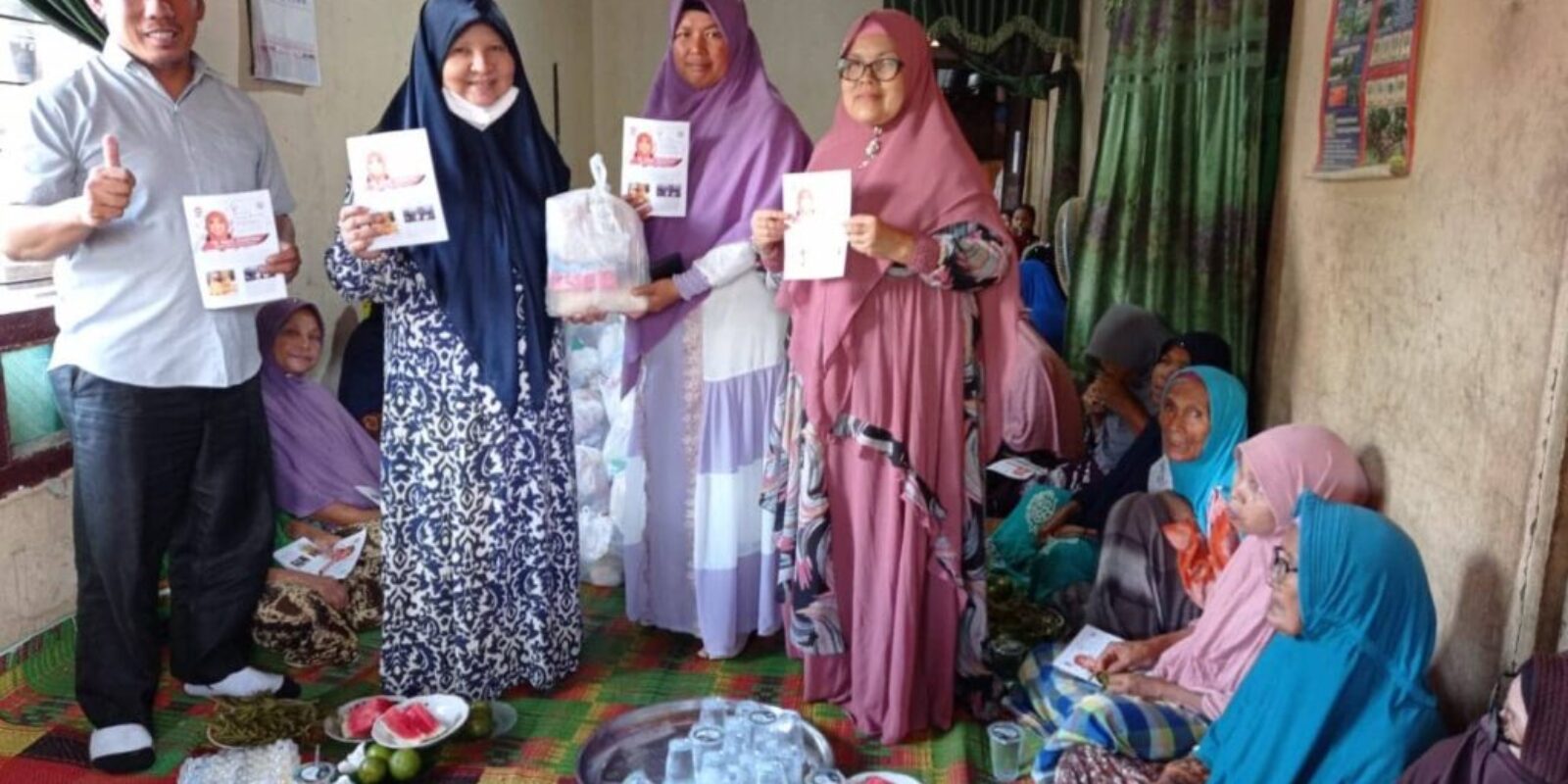 Nevi Zuairina Konsisten Berbagi Sembako di Dapilnya