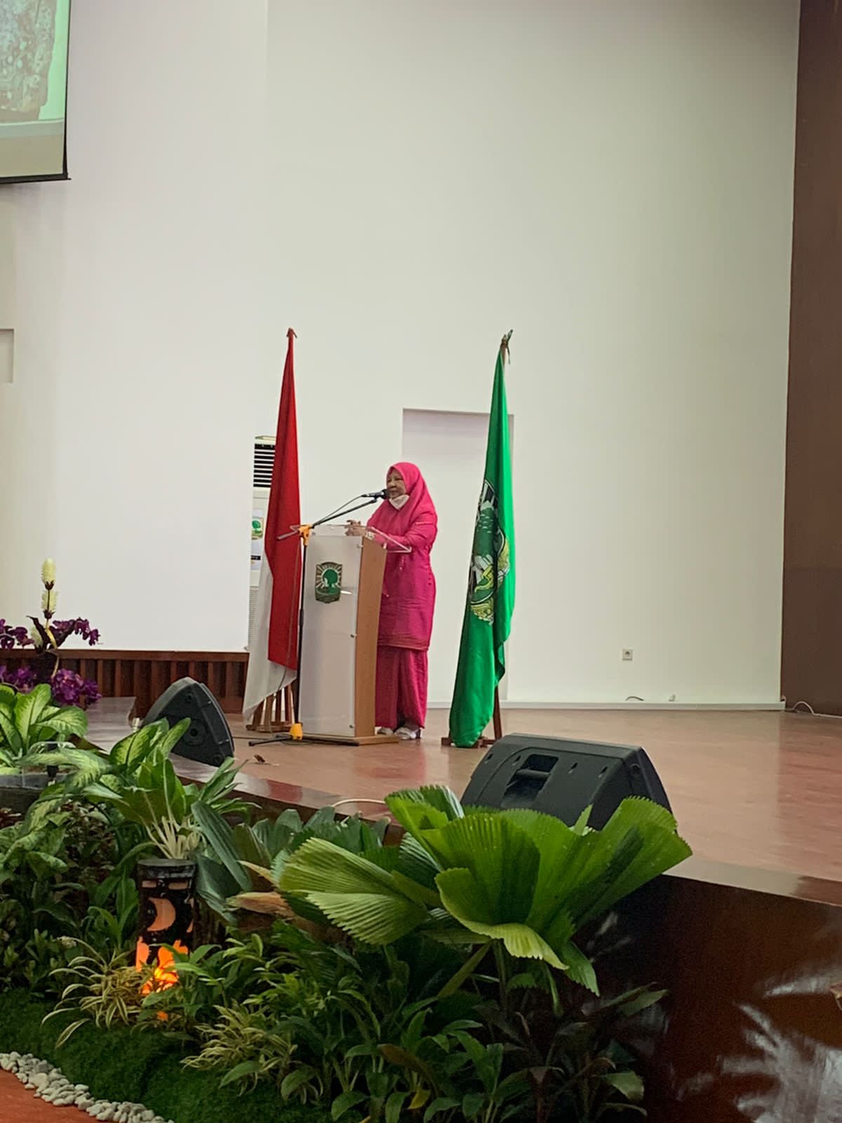 Bersama Kemenkop, Hj. Nevi Zuairina Hadi Pada Kuliah Umum dan Diskusi Interaktif Kewirausahaan
