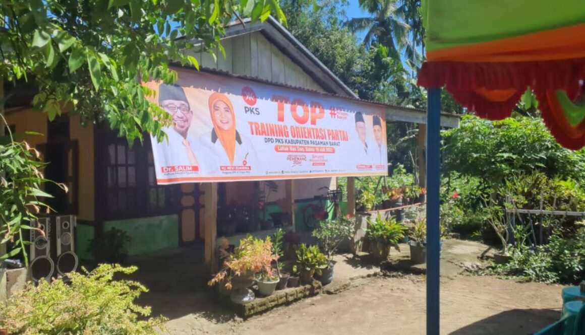 Di Kabupaten Pasaman Barat, Nevi Zuairina Konsisten Salurkan Bantuan