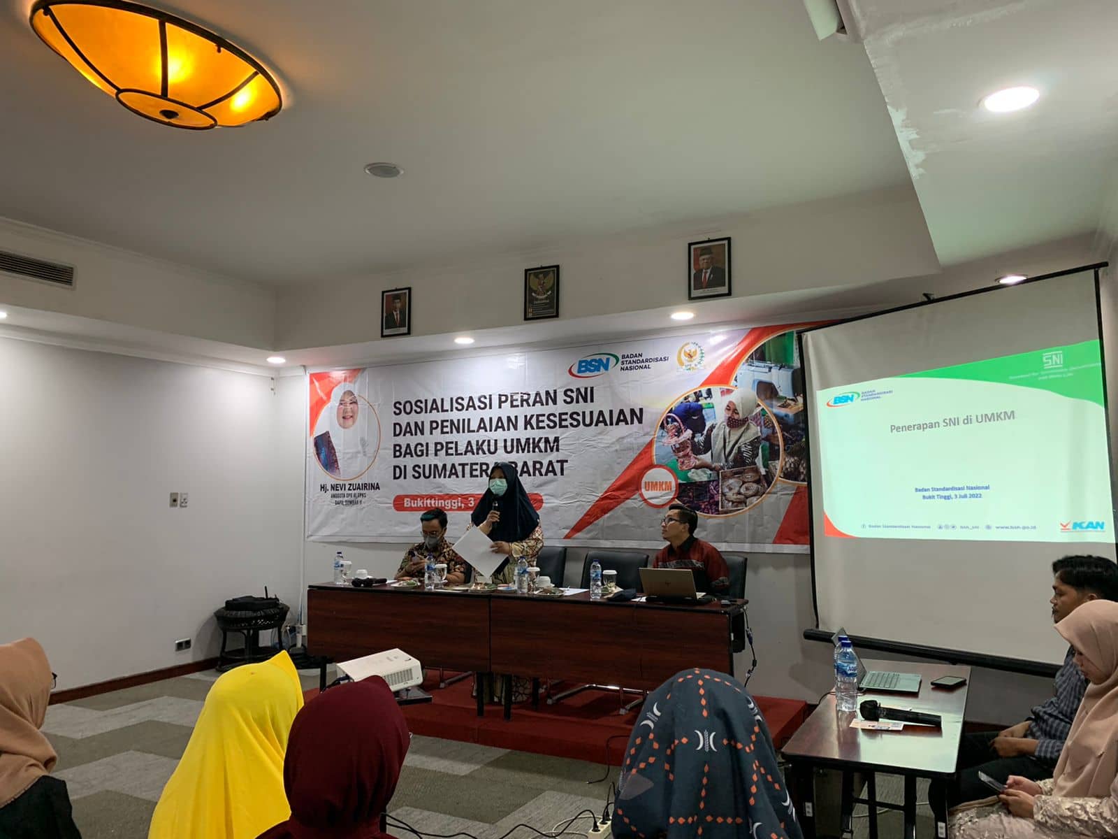 Legislator Sumbar, Hj Nevi Zuairina Minta UMKM Sumbar Masuk Pasar Digital dengan Segera Urus SNI