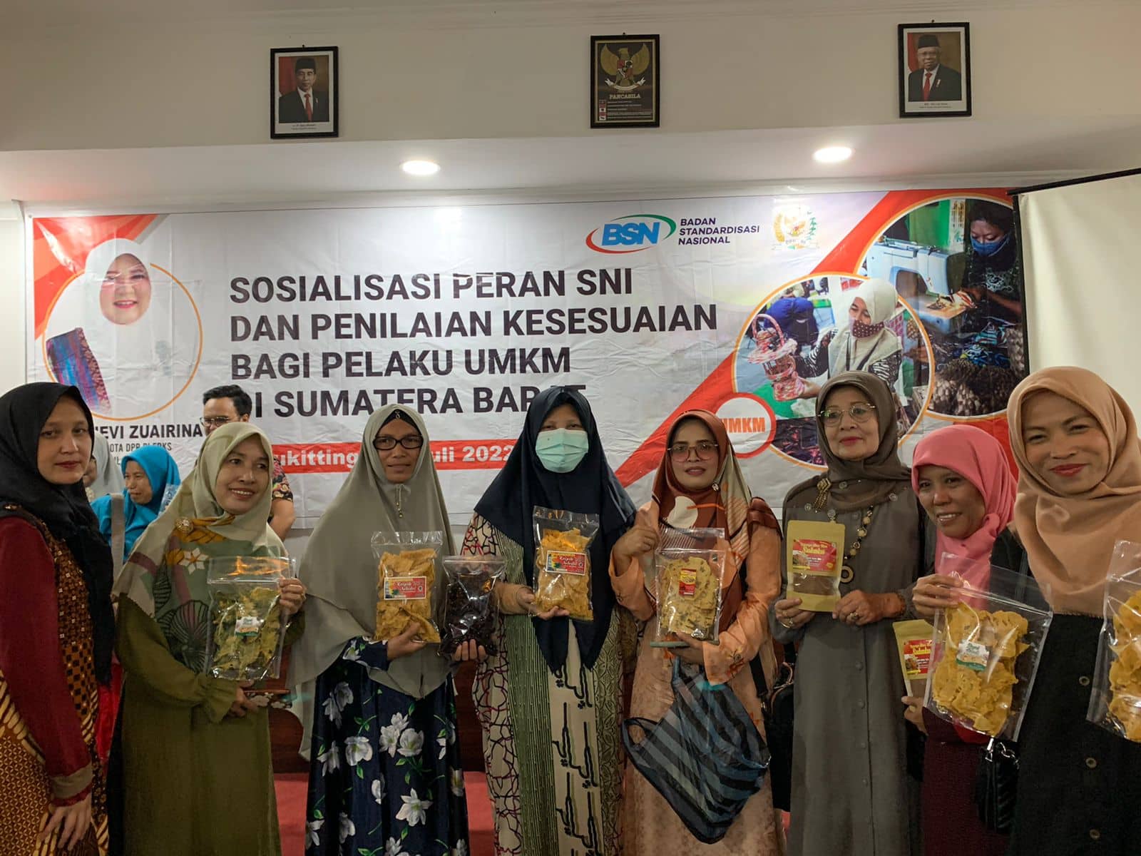Legislator Sumbar, Hj Nevi Zuairina Minta UMKM Sumbar Masuk Pasar Digital dengan Segera Urus SNI
