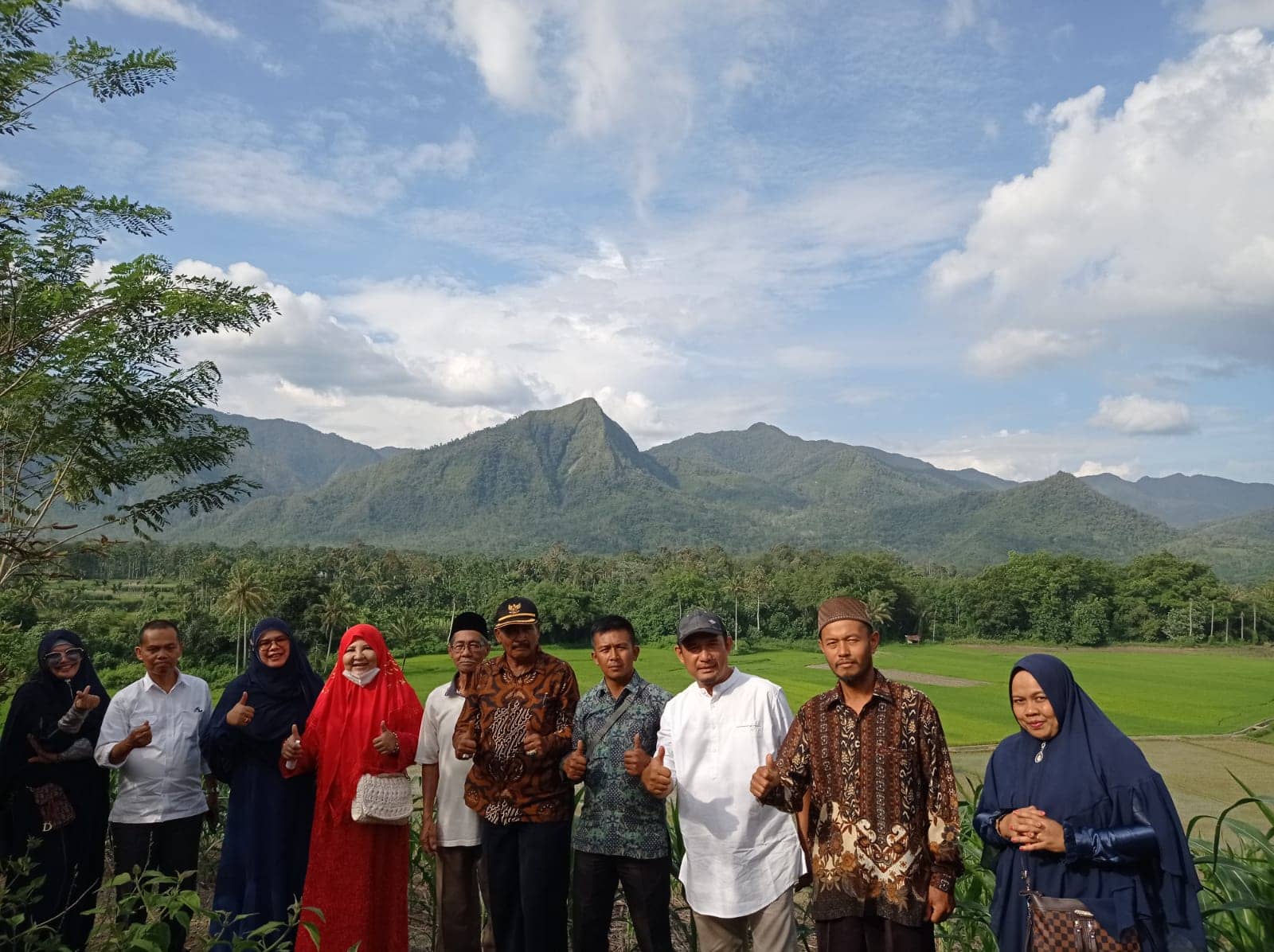 Di Kabupaten 50 Kota, Nevi Zuairina Proyeksikan Bantuan Irigasi Pertanian di Dua Nagari