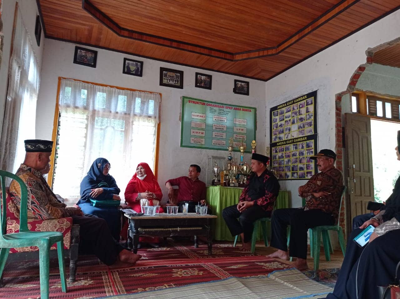Di Kabupaten 50 Kota, Nevi Zuairina Proyeksikan Bantuan Irigasi Pertanian di Dua Nagari