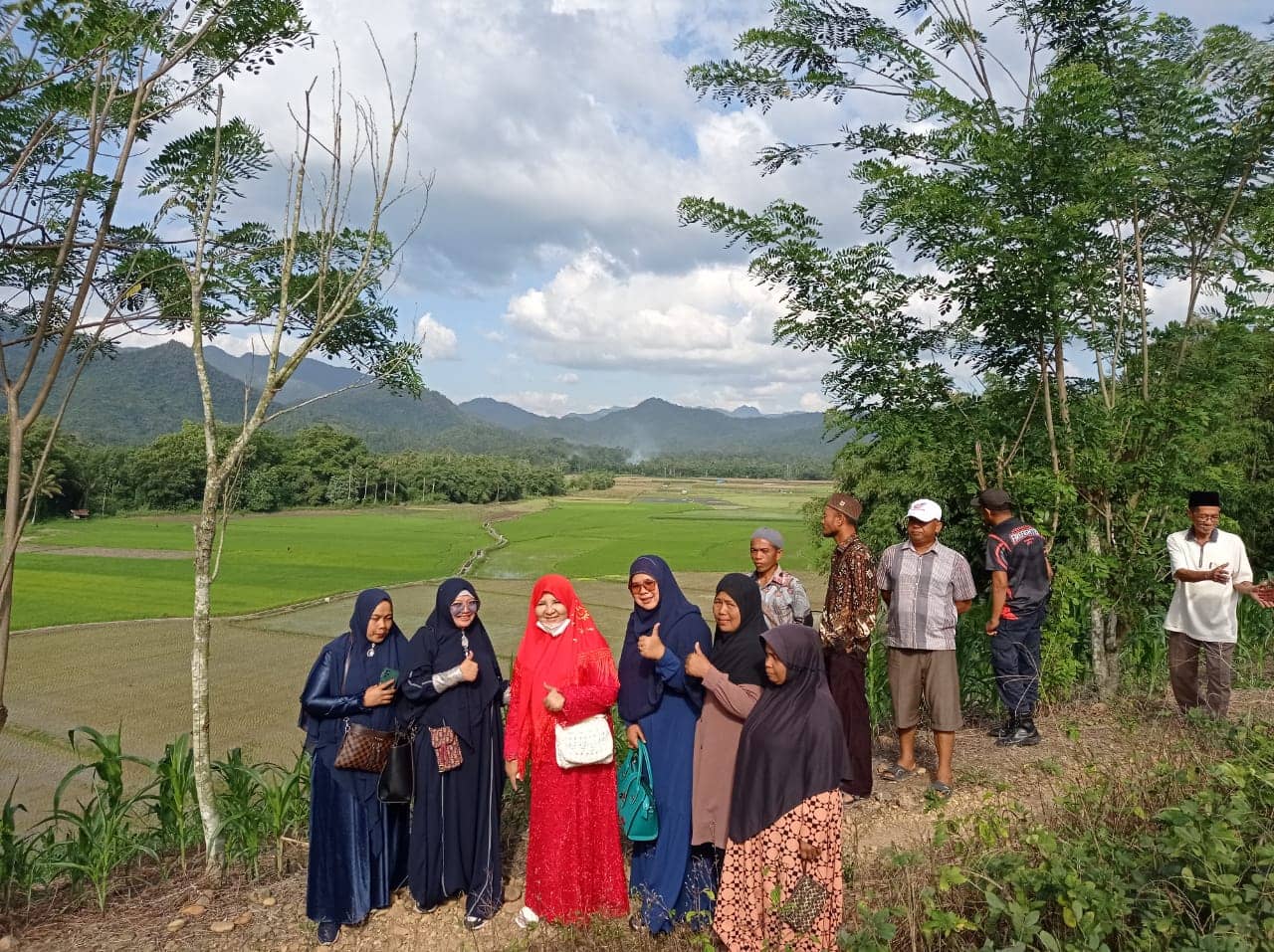 Di Kabupaten 50 Kota, Nevi Zuairina Proyeksikan Bantuan Irigasi Pertanian di Dua Nagari
