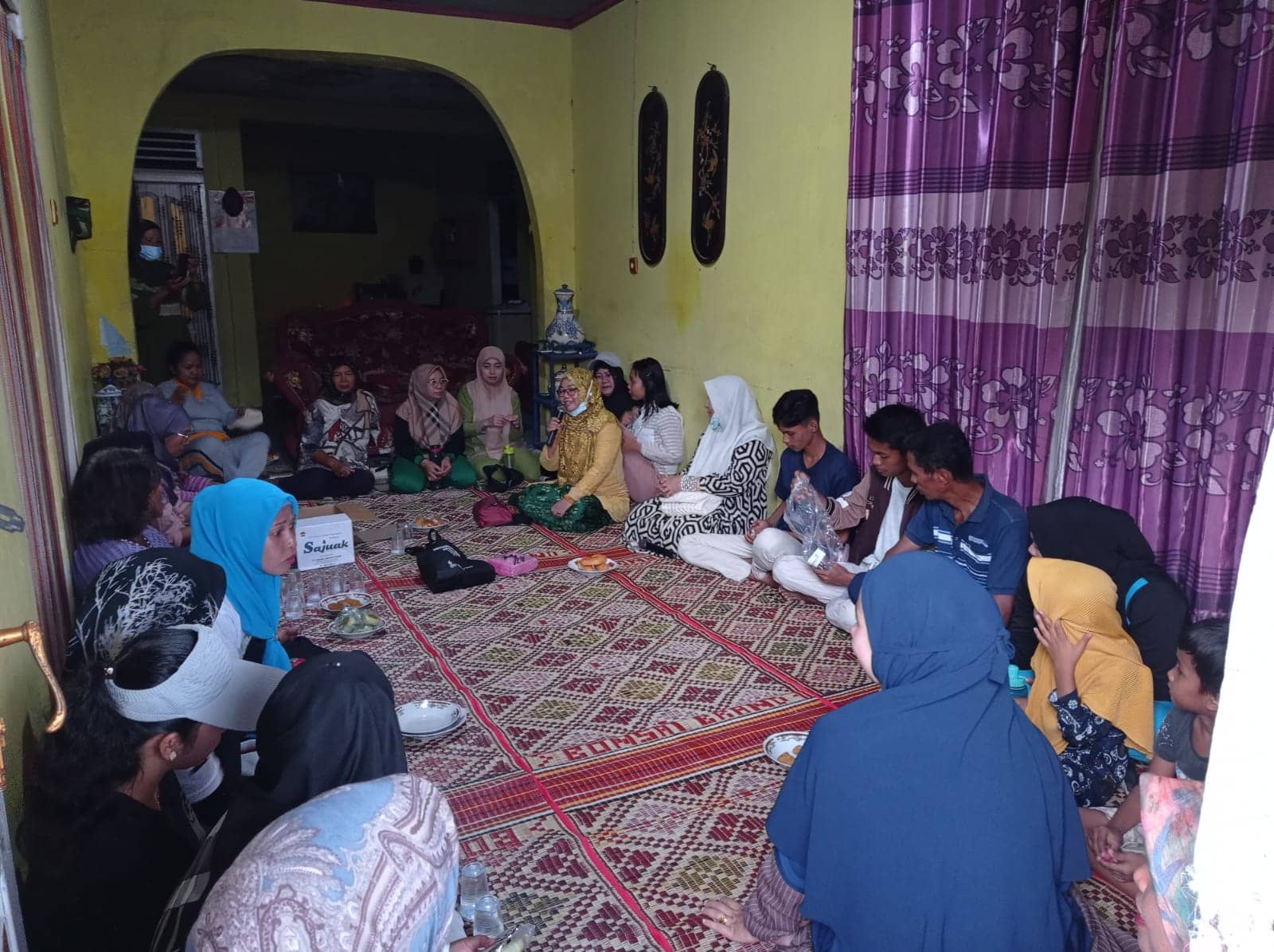 Di Padang Pariaman, Agam dan Payakumbuh, Nevi Zuairina Silaturahmi Dengan Wali Siswa Penerima Beasiswa