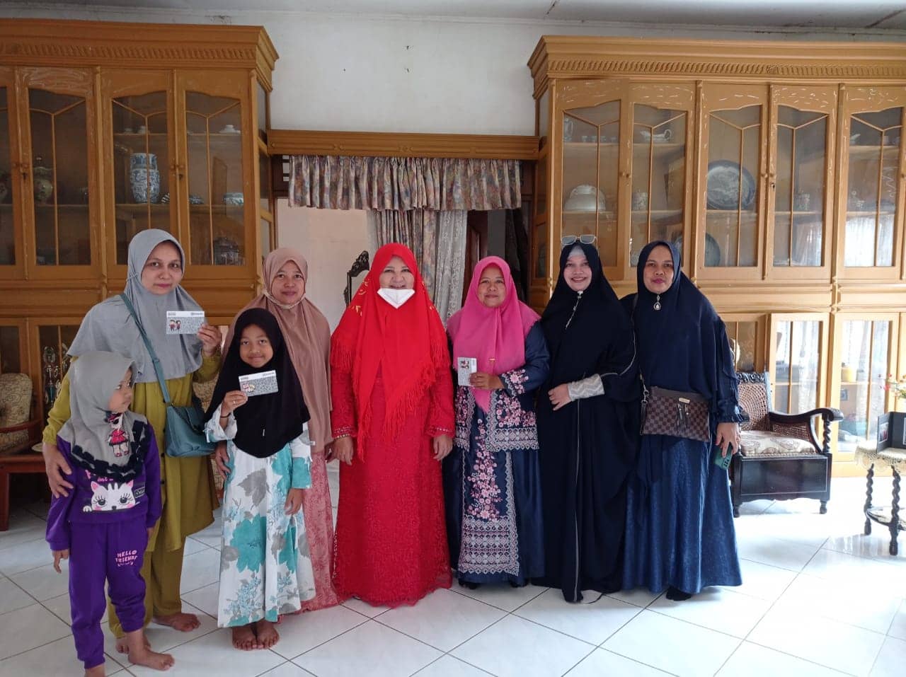 Di Padang Pariaman, Agam dan Payakumbuh, Nevi Zuairina Silaturahmi Dengan Wali Siswa Penerima Beasiswa
