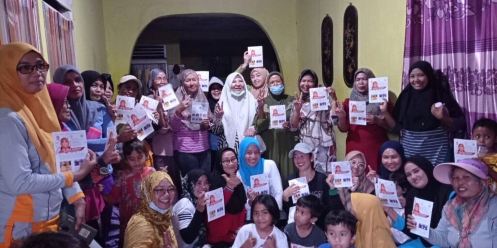 Di Padang Pariaman, Agam dan Payakumbuh, Nevi Zuairina Silaturahmi Dengan Wali Siswa Penerima Beasiswa