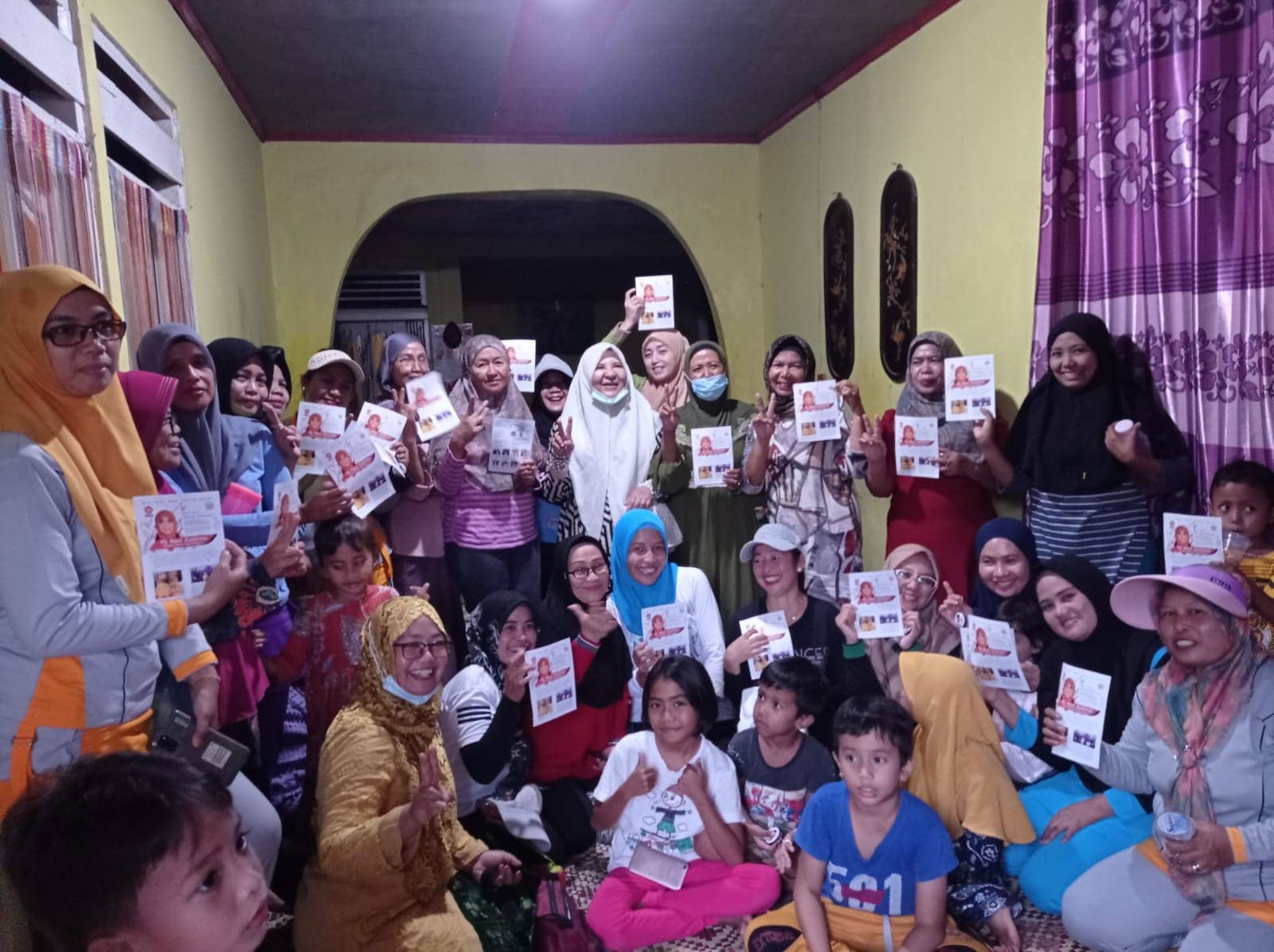 Di Padang Pariaman, Agam dan Payakumbuh, Nevi Zuairina Silaturahmi Dengan Wali Siswa Penerima Beasiswa