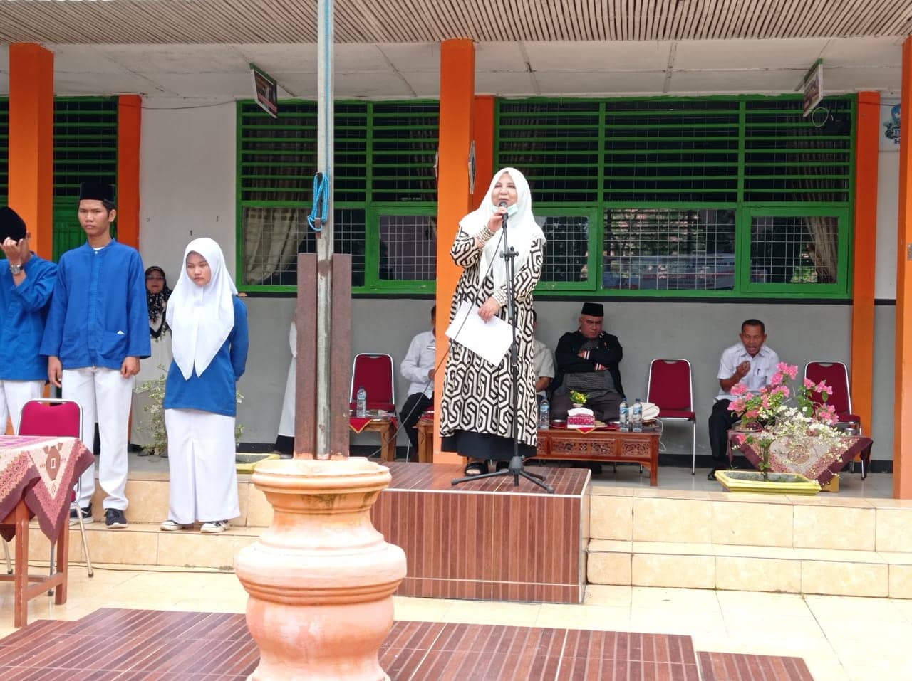 Di Padang Pariaman, Agam dan Payakumbuh, Nevi Zuairina Silaturahmi Dengan Wali Siswa Penerima Beasiswa