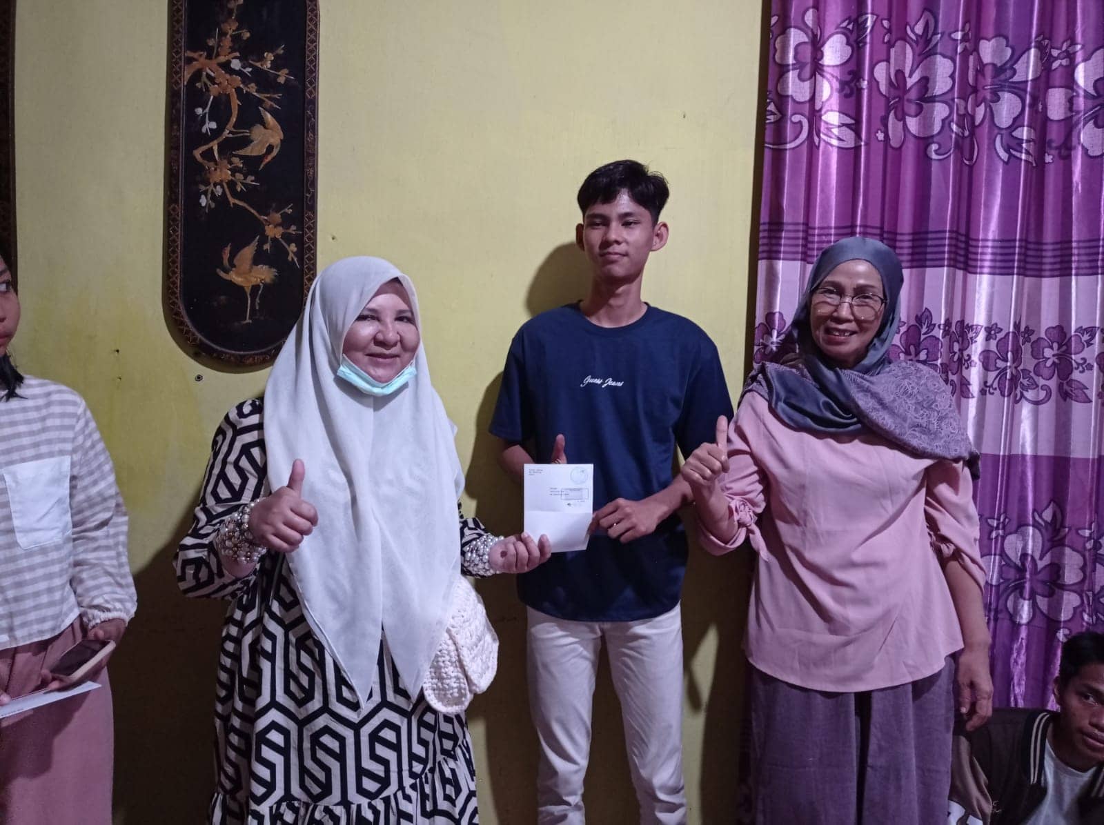 Di Padang Pariaman, Agam dan Payakumbuh, Nevi Zuairina Silaturahmi Dengan Wali Siswa Penerima Beasiswa