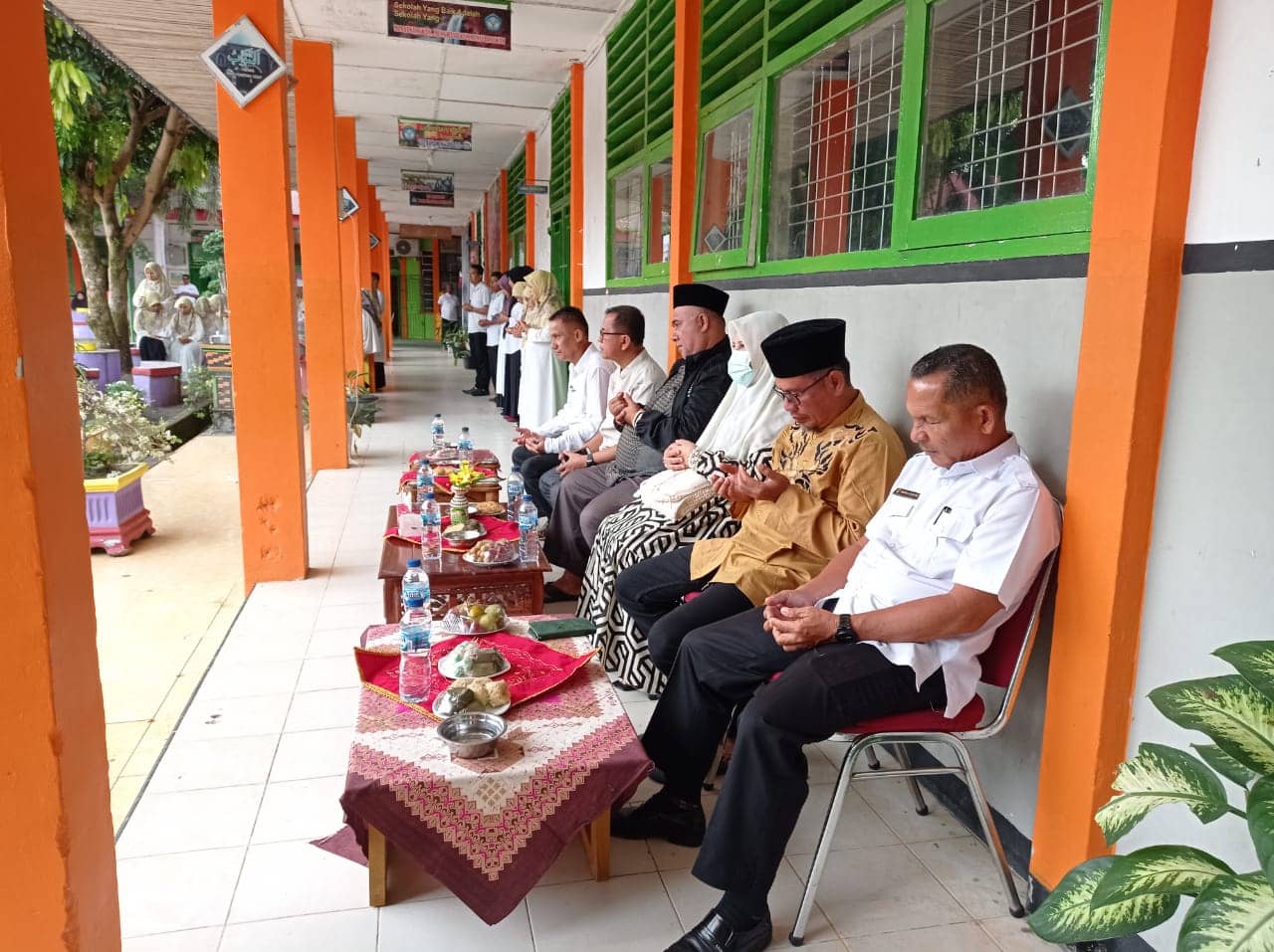 Di Padang Pariaman, Agam dan Payakumbuh, Nevi Zuairina Silaturahmi Dengan Wali Siswa Penerima Beasiswa
