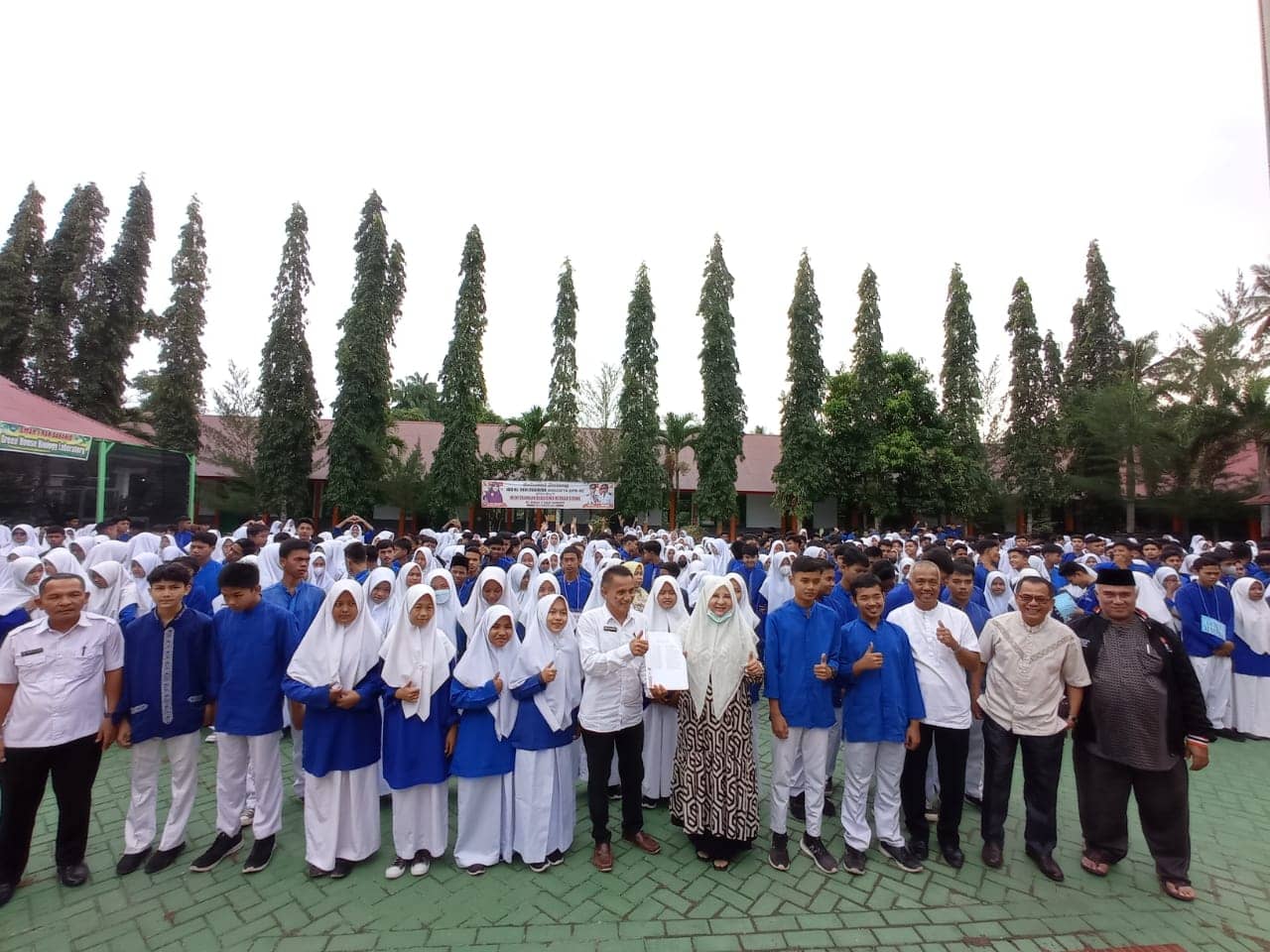Di Padang Pariaman, Agam dan Payakumbuh, Nevi Zuairina Silaturahmi Dengan Wali Siswa Penerima Beasiswa