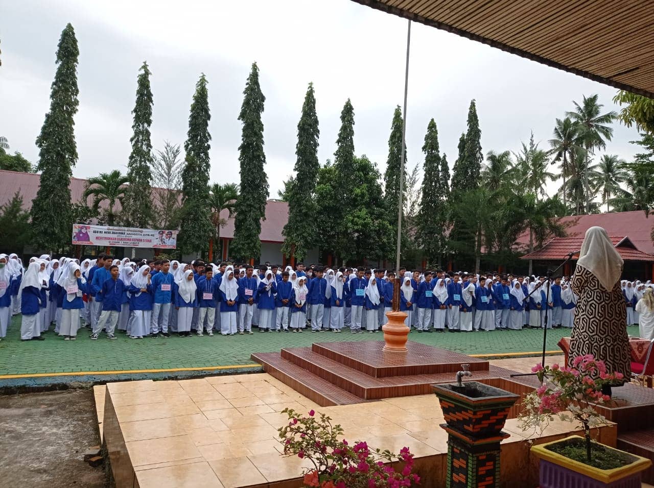 Di Padang Pariaman, Agam dan Payakumbuh, Nevi Zuairina Silaturahmi Dengan Wali Siswa Penerima Beasiswa
