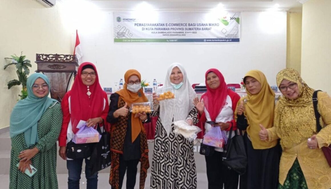 Nevi Zuairina Adakan Workshop Pemasyarakatan E-Commerce bagi pelaku UMKM dari Padang Pariaman