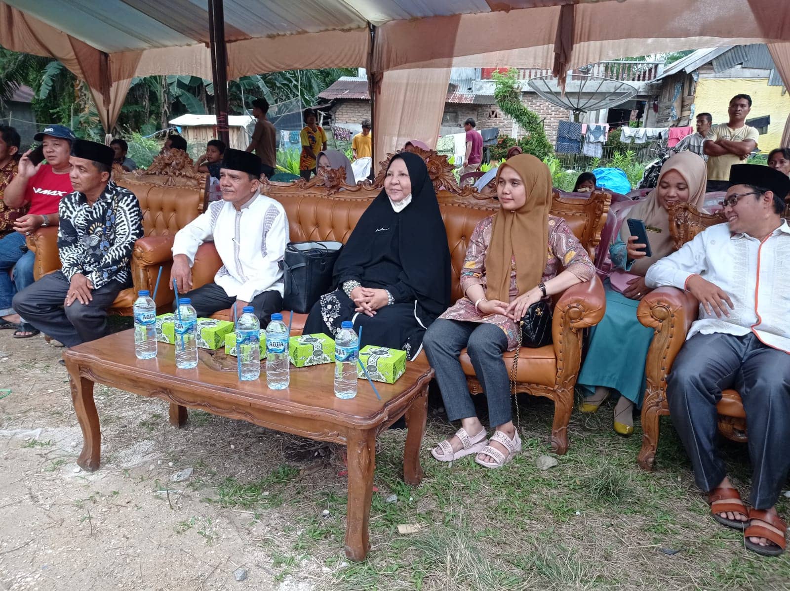 Nevi Zuairina Dukung dan Hadir Turnamen Volly Empat Kabupaten di Sumbar (3)