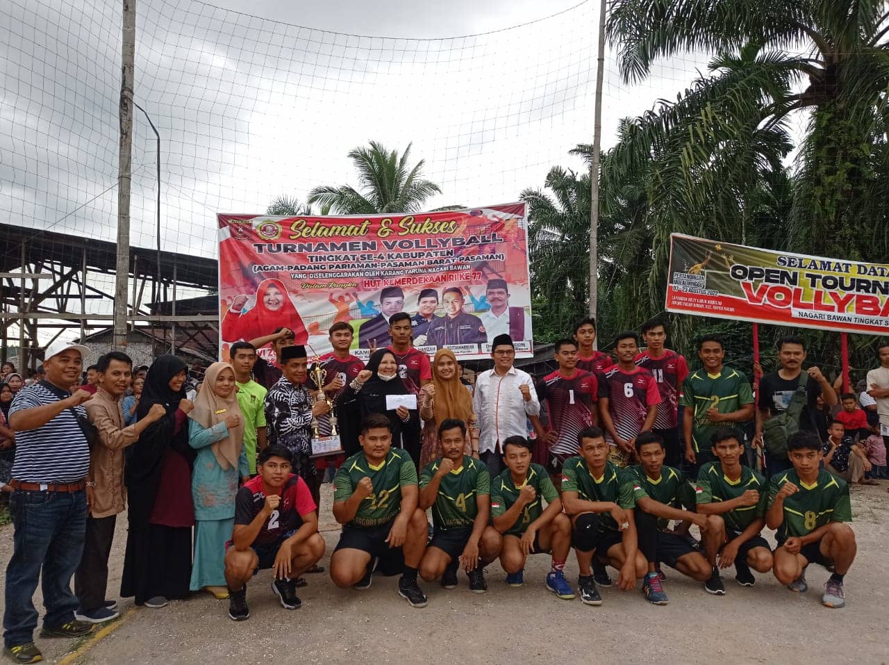 Nevi Zuairina Dukung dan Hadir Turnamen Volly Empat Kabupaten di Sumbar (7)