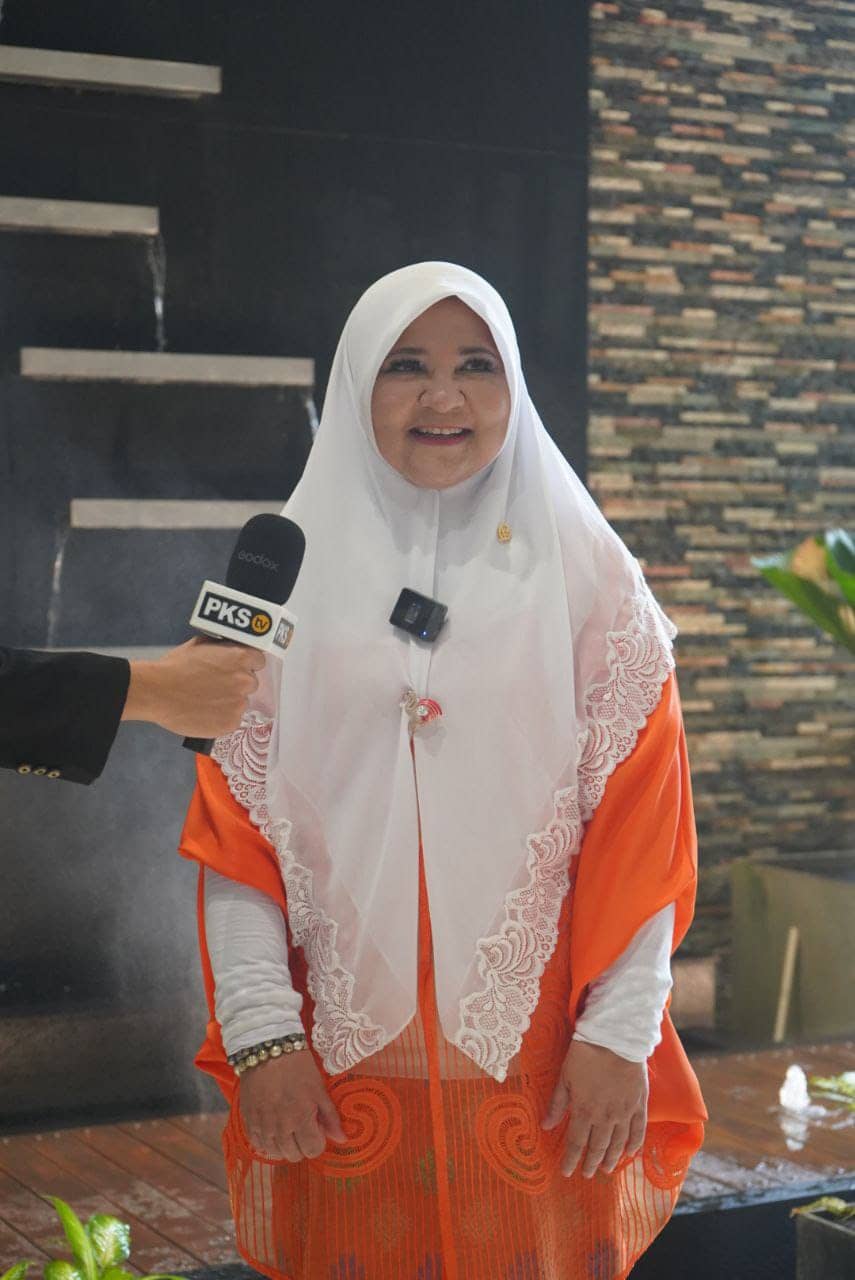Peringatan HUT ke-77 RI, Nevi Zuairina Pemerintah Perlu Pulihkan Ekonomi Rakyat