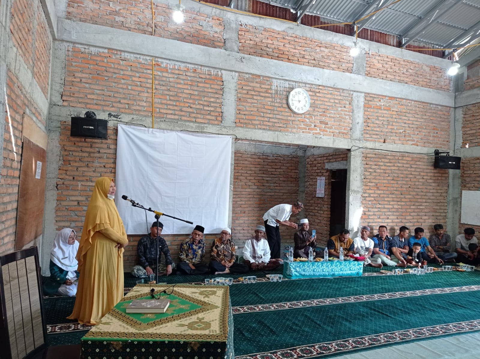 Nevi Zuairina Kembali Salurkan 11 Lokasi TJSL di Sumatera Barat