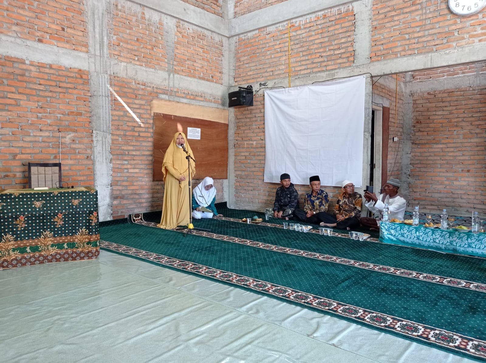 Nevi Zuairina Kembali Salurkan 11 Lokasi TJSL di Sumatera Barat