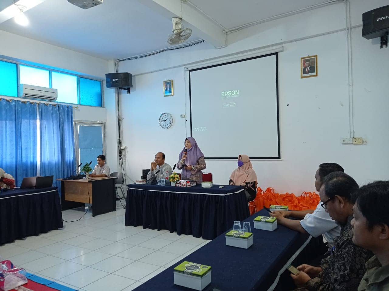 Peduli Peningkatan Pendidikan di Sumbar, Nevi Zuairina Perjuangkan Beasiswa untuk Mahasiswa