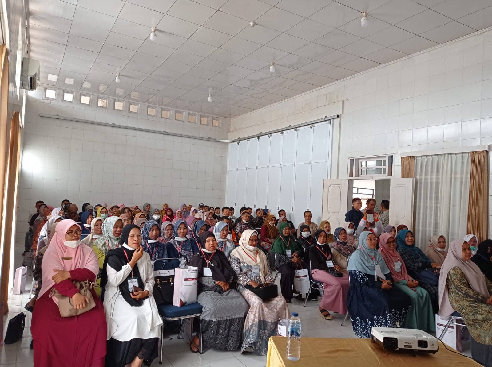Di Payakumbuh, Nevi Zuairina Jadi Narasumber Sosialisasi Holding BUMN Sebagai Lokomotif Kebangkitan Ekonomi Masa Depan