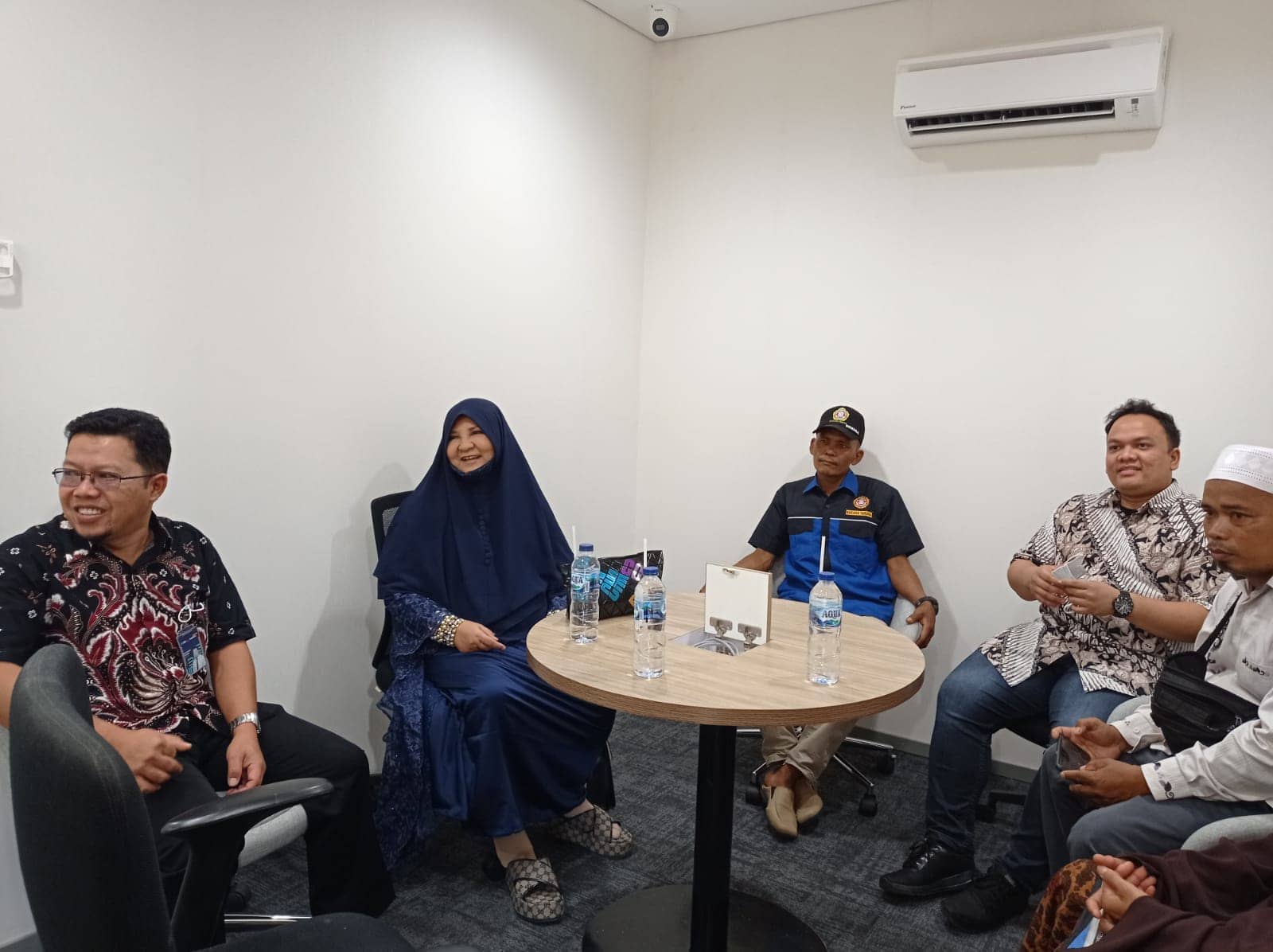 Mengawali Masa Reses, Nevi Zuairina Gelar 7 Kegiatan di Berbagai Daerah Sumbar II