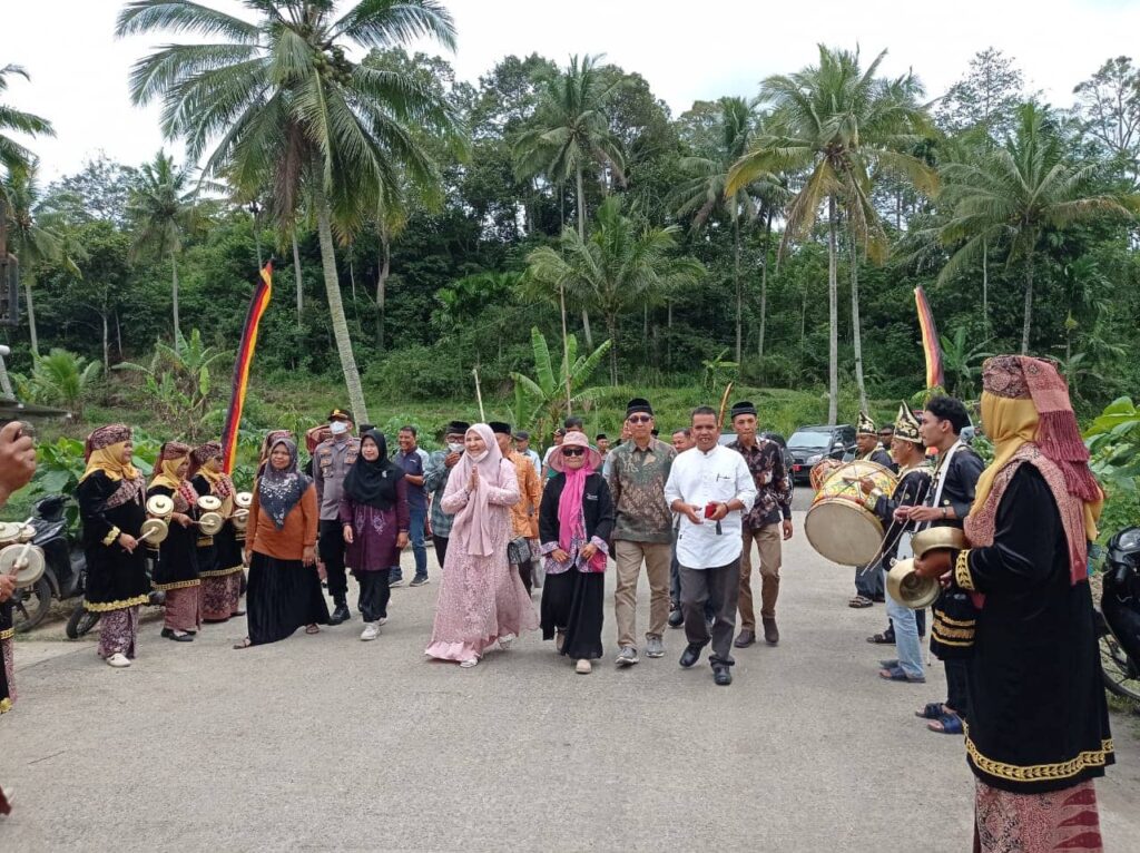 Dukung Pengembangan Potensi Perikanan, Hj Nevi Zuairina Kunjungi Kecamatan Situjuah Limo Nagari, Limapuluh Kota