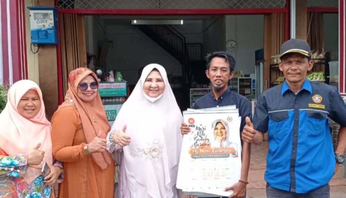 Hj. Nevi Zuairina Beri Fasilitas Pelatihan dan Bantuan Foto Produk bagi 100 UMKM Pasbar