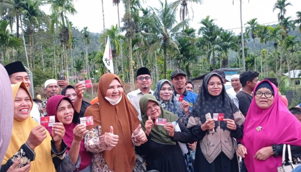 Hj. Nevi Zuairina Komisi Tinjau Dan Mendukung Pembangunan Tower Telkomsel Di Kecamatan Bonjol Kabupaten Pasaman