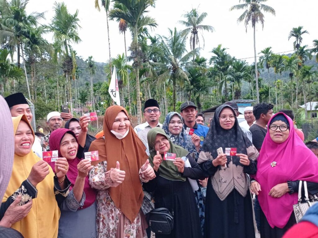 Hj. Nevi Zuairina Komisi Tinjau Dan Mendukung Pembangunan Tower Telkomsel Di Kecamatan Bonjol Kabupaten Pasaman