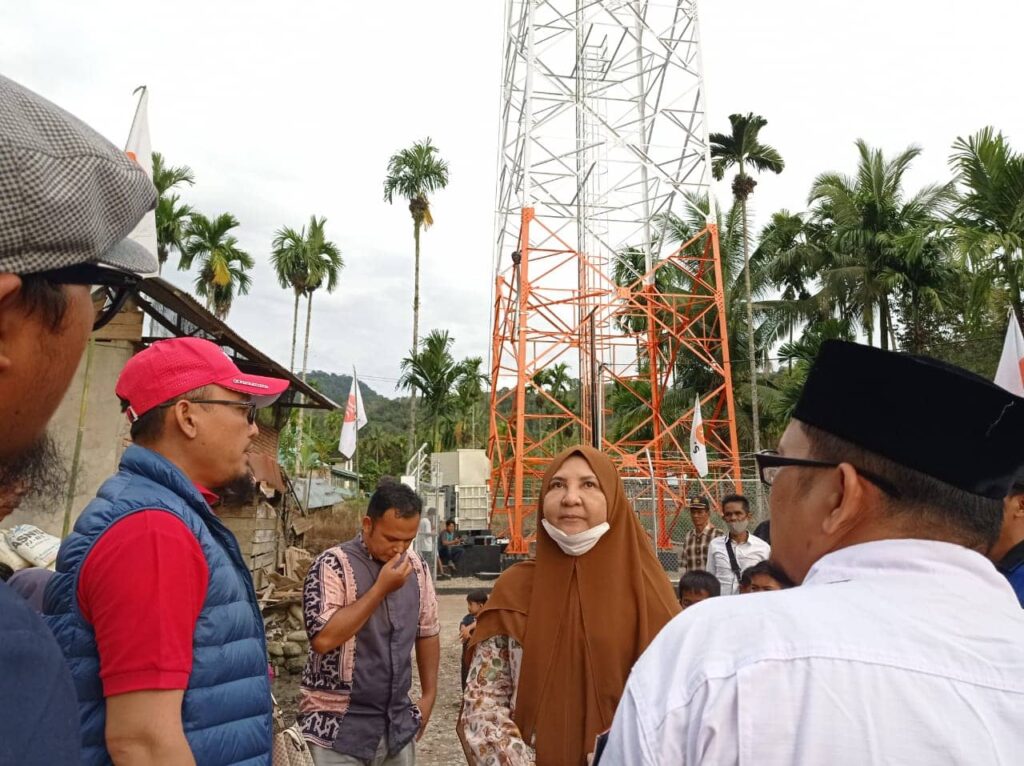 Hj. Nevi Zuairina Komisi Tinjau Dan Mendukung Pembangunan Tower Telkomsel Di Kecamatan Bonjol Kabupaten Pasaman