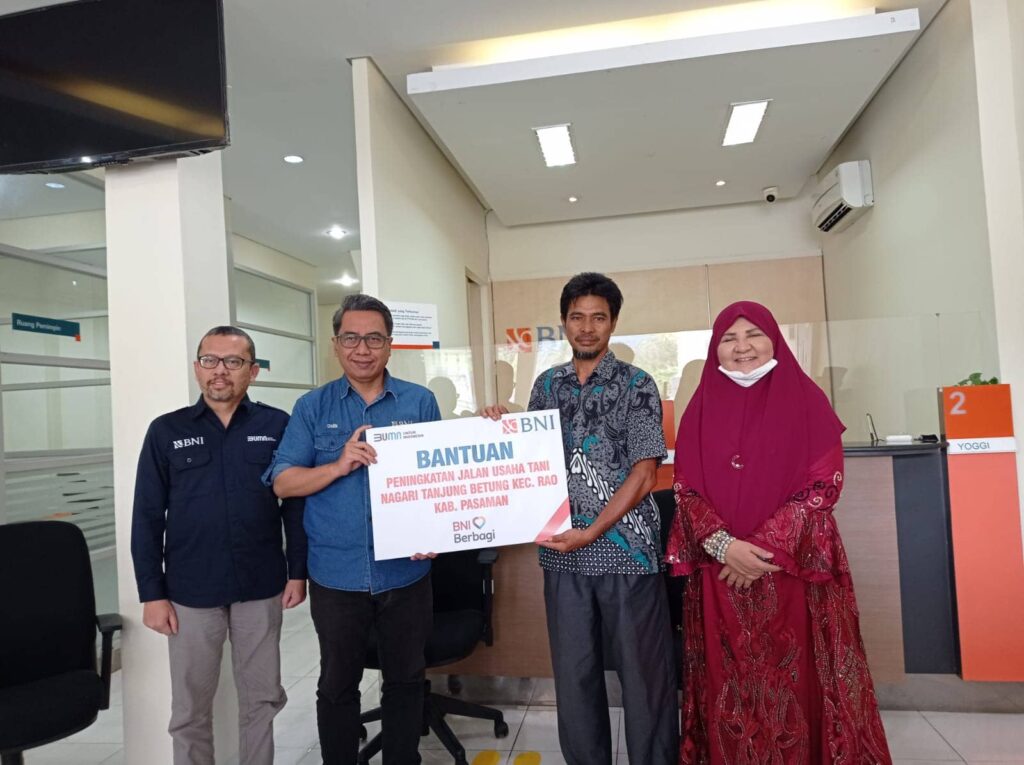Nevi Zuairina Serah Terima TJSL tersebar di 8 Kabupaten Kota wilayah Sumbar