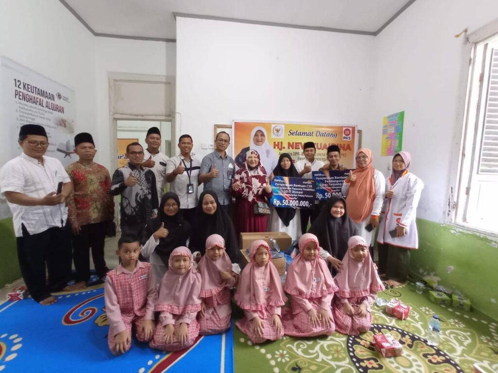 Nevi Zuairina Serah Terima TJSL tersebar di 8 Kabupaten Kota wilayah Sumbar
