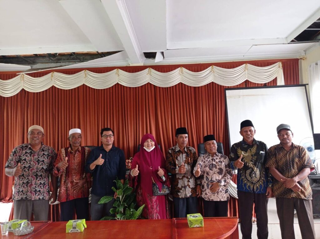 Nevi Zuairina Silaturahmi Dengan Masyarakat Terdampak Gempa di Pasaman
