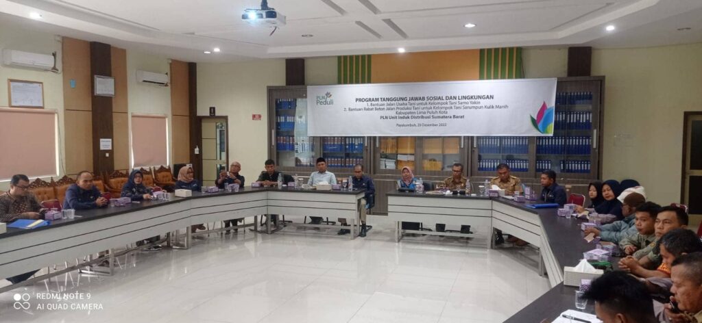 Kelompok Tani dan Masjid Mendapat Bantuan TJSL Atas Aspirasi Hj. Nevi Zuairina