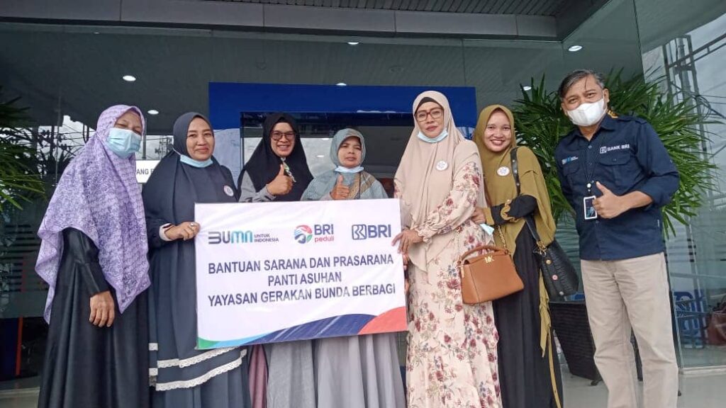 Kelompok Tani dan Masjid Mendapat Bantuan TJSL Atas Aspirasi Hj. Nevi Zuairina