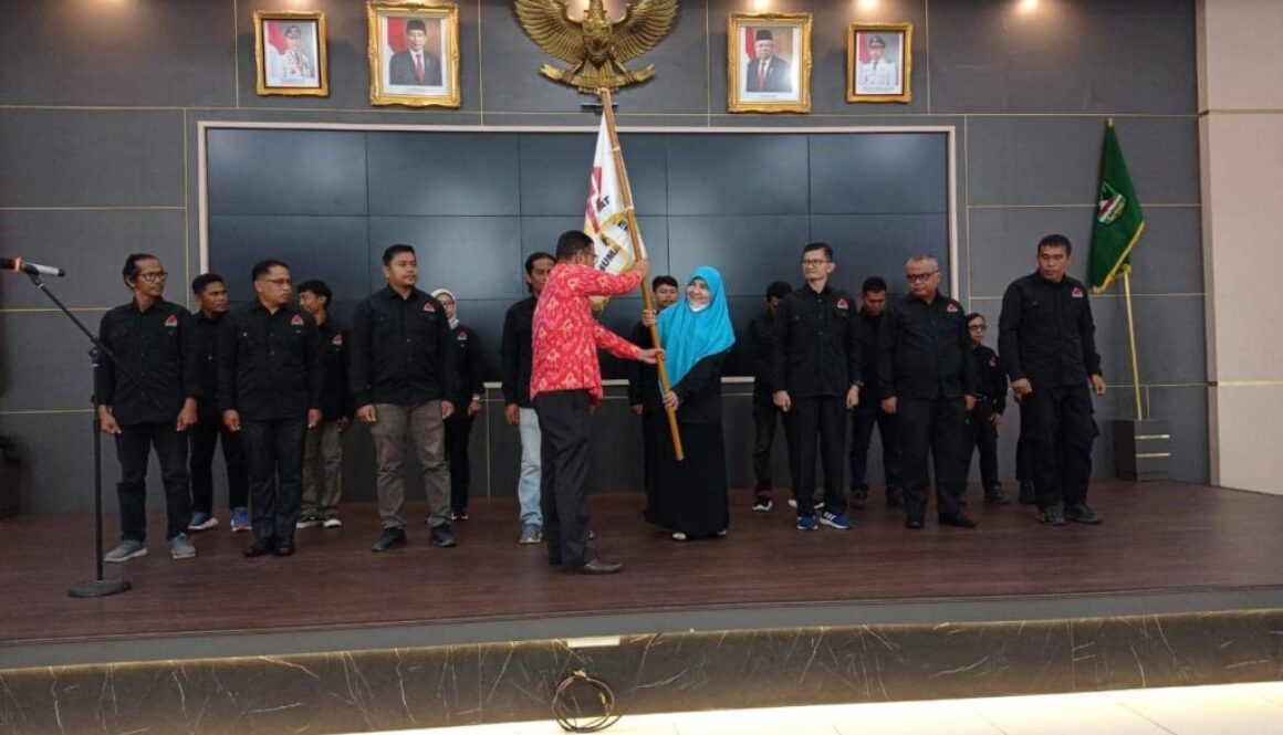 Nevi Zuairina Dikukuhkan Jadi Ketua FPTI Sumatera Barat Periode 2022-2026
