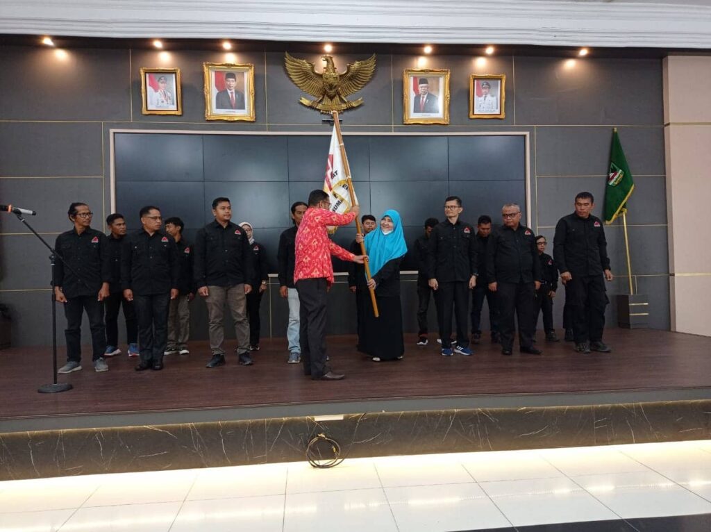Nevi Zuairina Dikukuhkan Jadi Ketua FPTI Sumatera Barat Periode 2022-2026